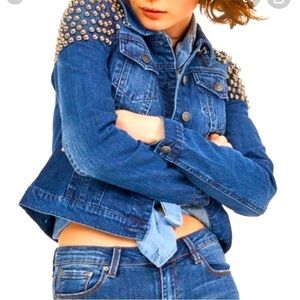 BLUE REVIVAL Studded Denim Trucker Jacket Size Medium NEW WITH TAGS